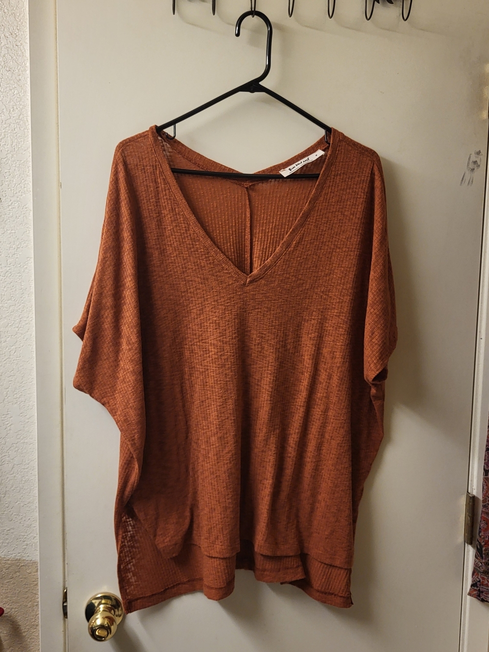 Three Bird Nest Warm Nights V-Neck Top In Cayenne, Small